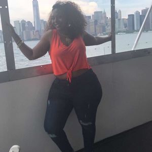 Meet your Posher, Alexis